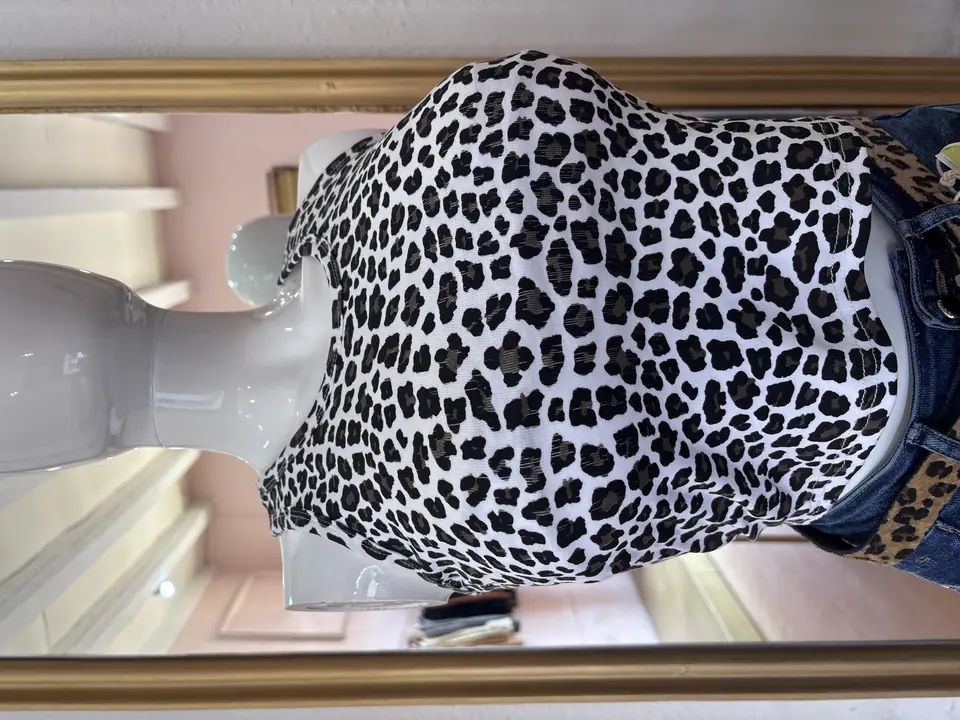 Blusa animal print corta