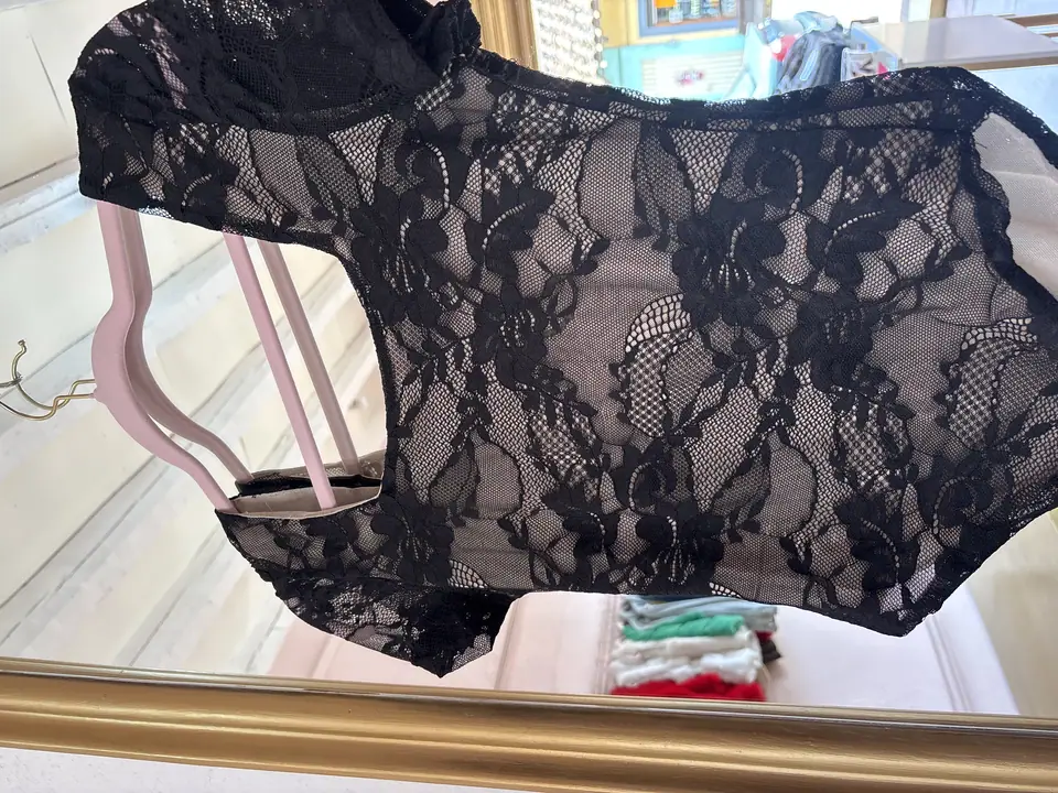 Blusa manga, corta encaje