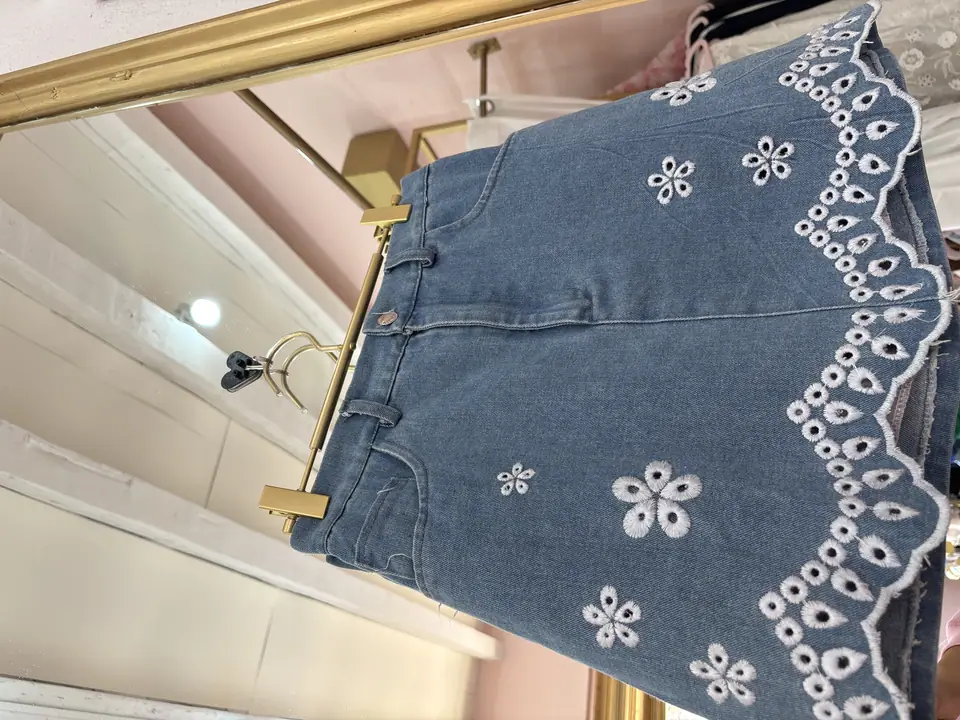 Falda de mezclilla tipo short