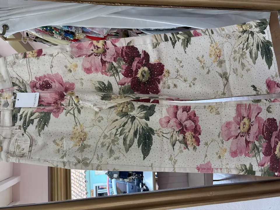 Pantalón flores brillos