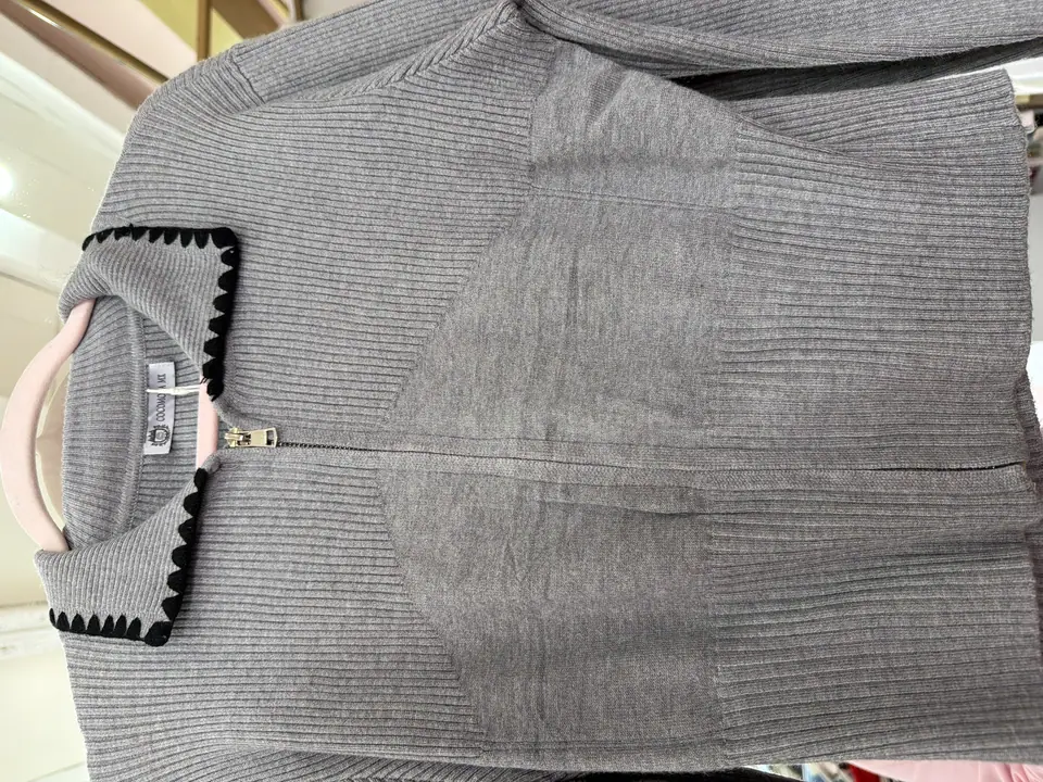 Suéter básico gris