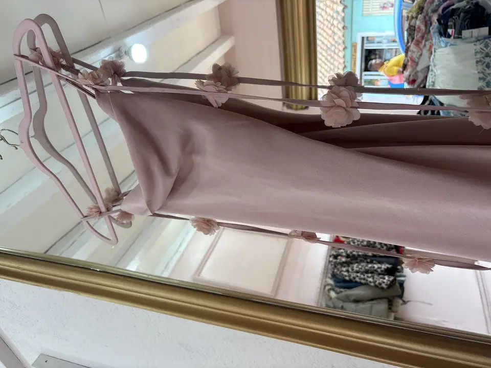 Vestido rosa tirantes de rosa