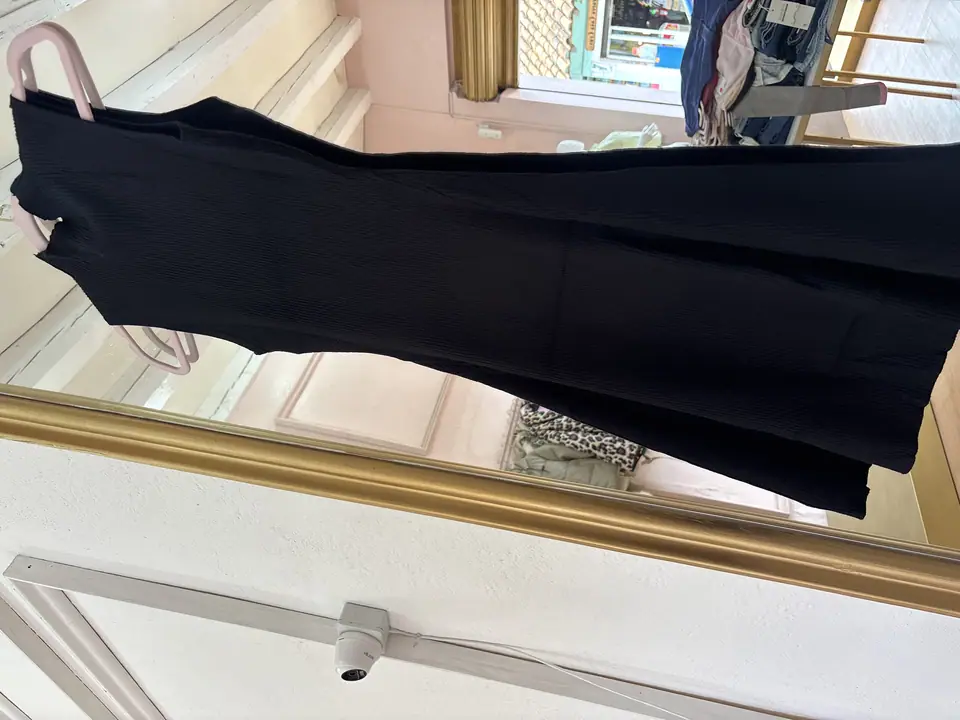 Vestido pegado negro