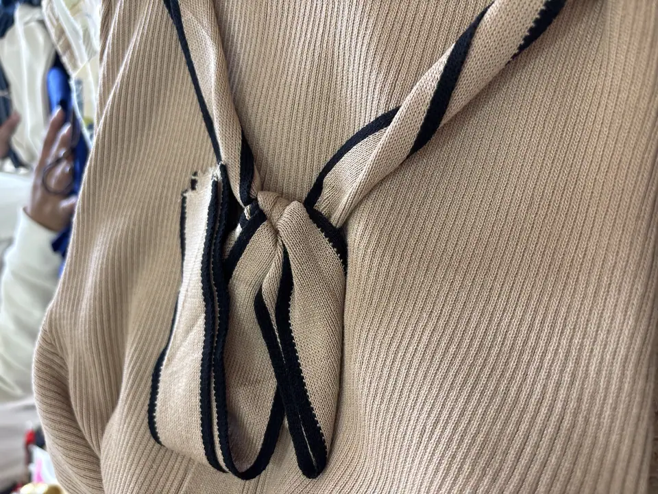 Vestido pegado beige