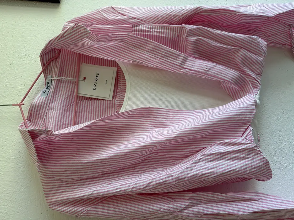 Camisa rosa con playera