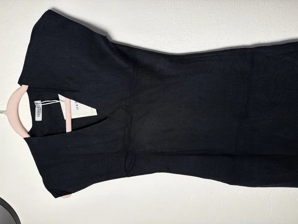 Vestido pegado negro de punto