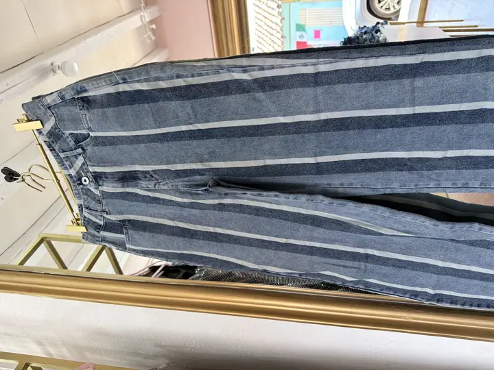 Pantalón de mezclilla de rallas