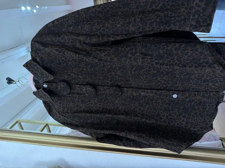 Chamarra demin animal print