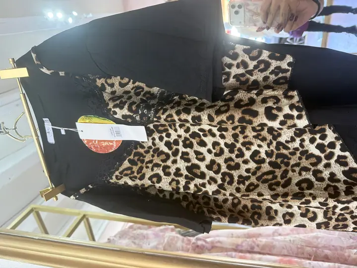 Sobre blusa animal print