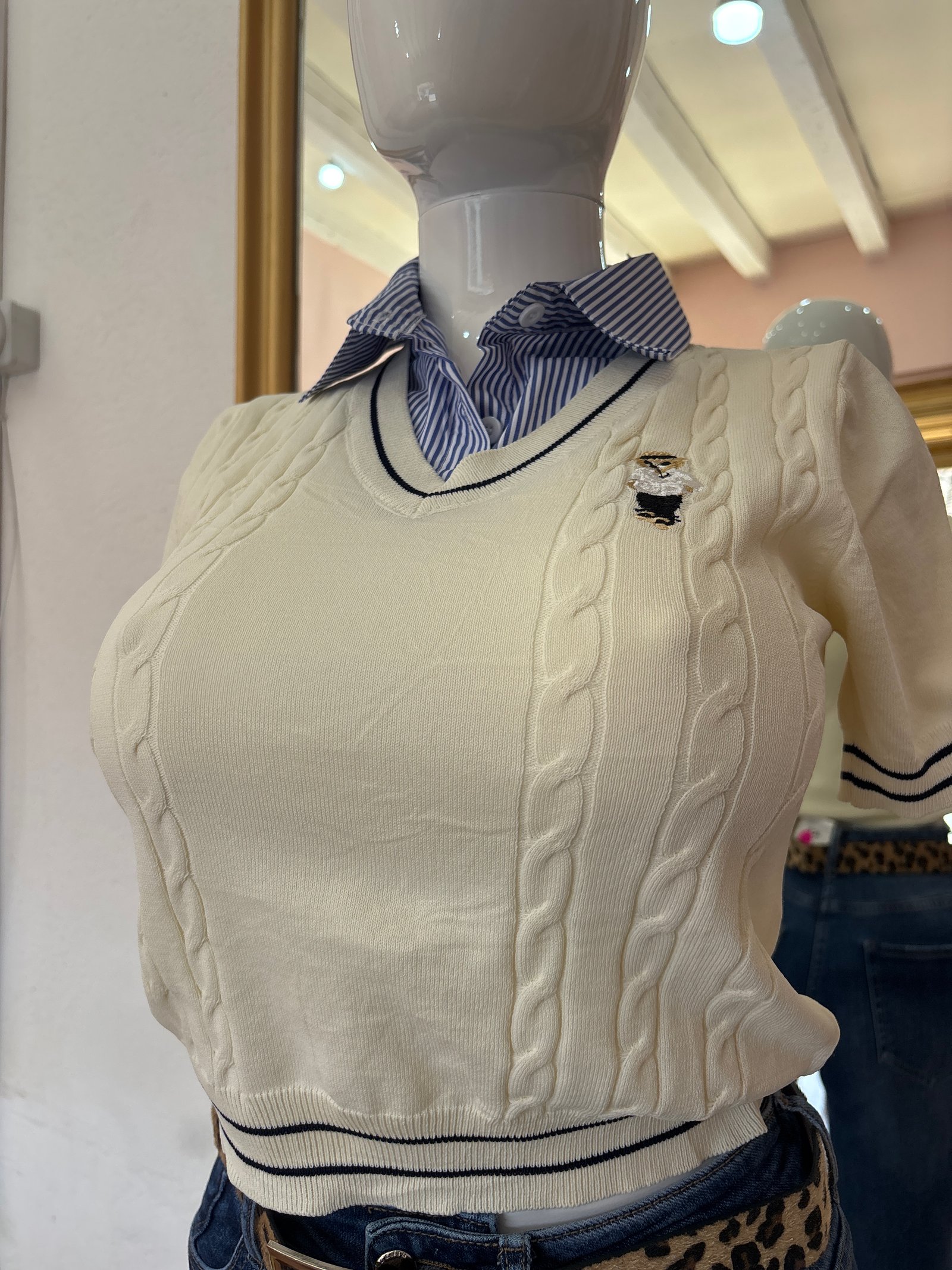 Blusa estilo polo