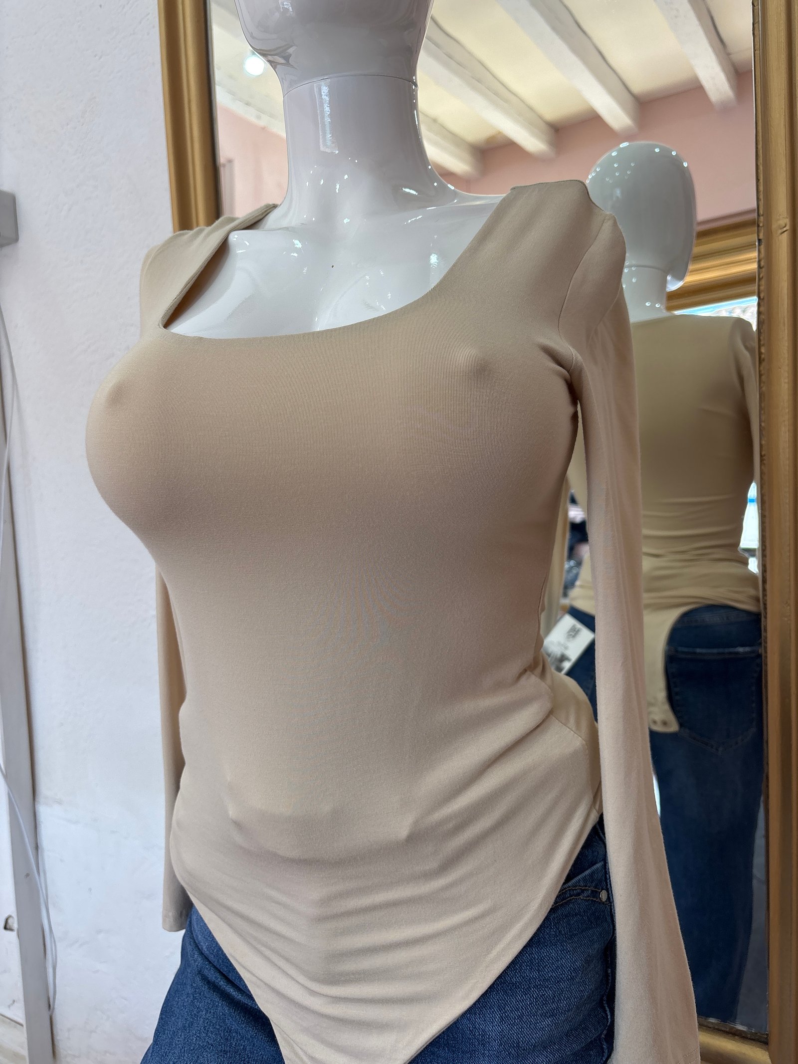 Body beige manga larga