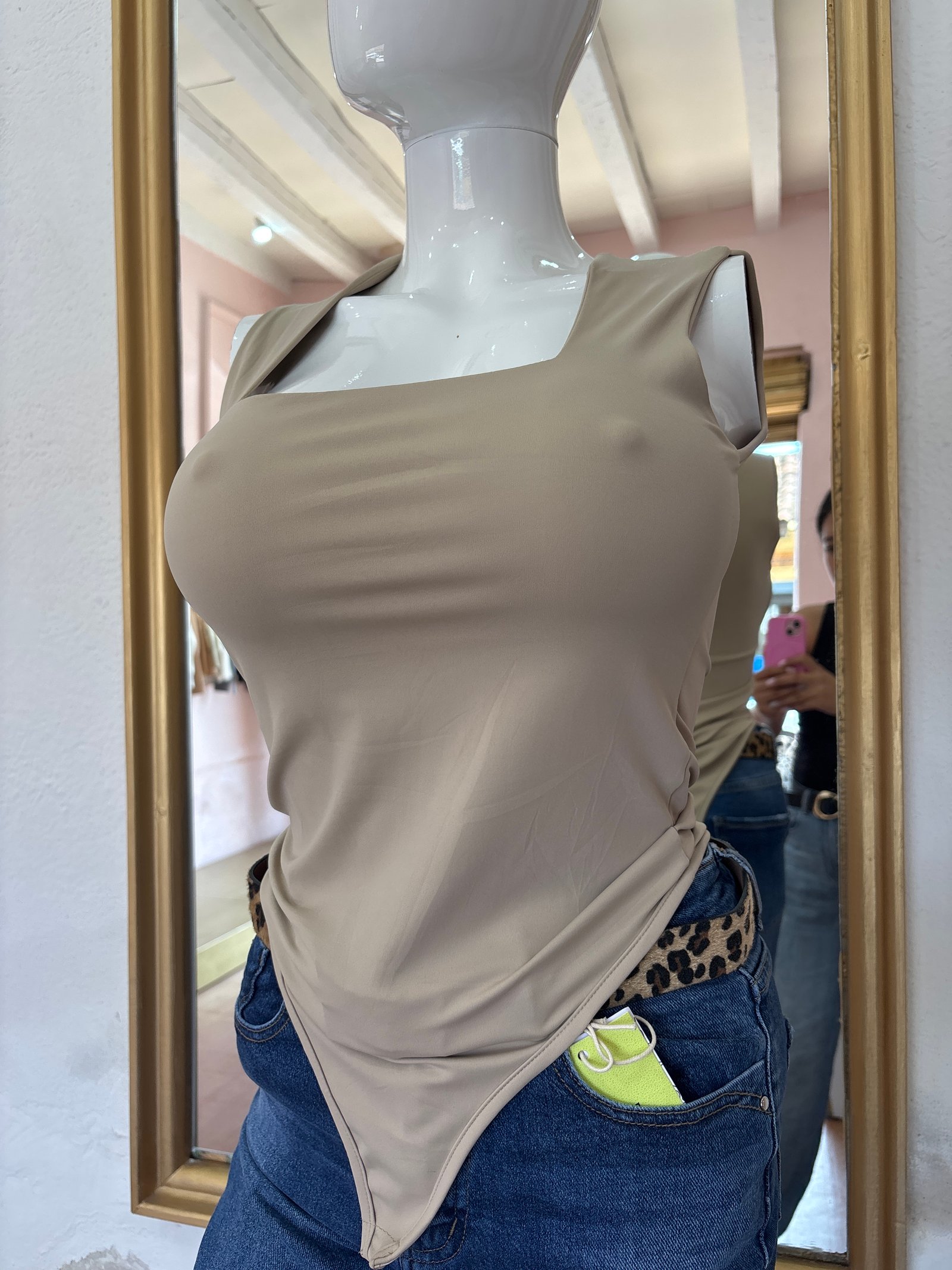 Body beige básico