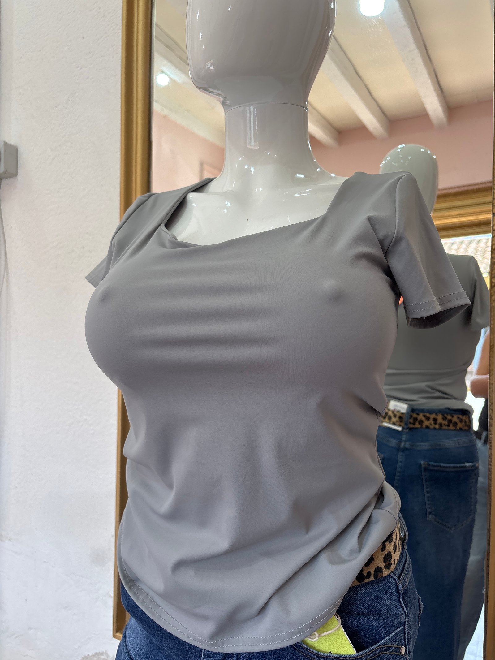Blusa manga corta básica gris