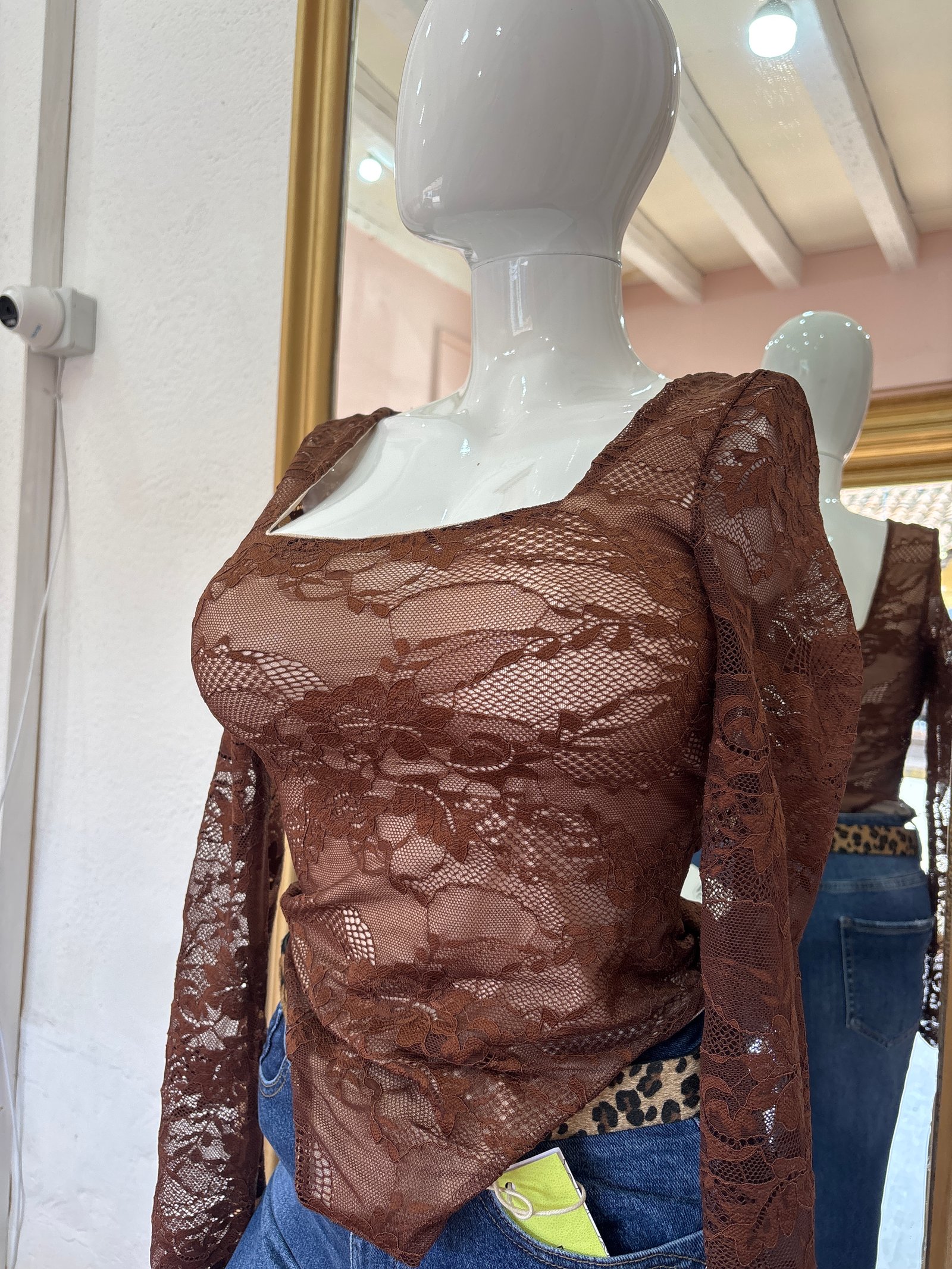 Blusa encaje manga larga