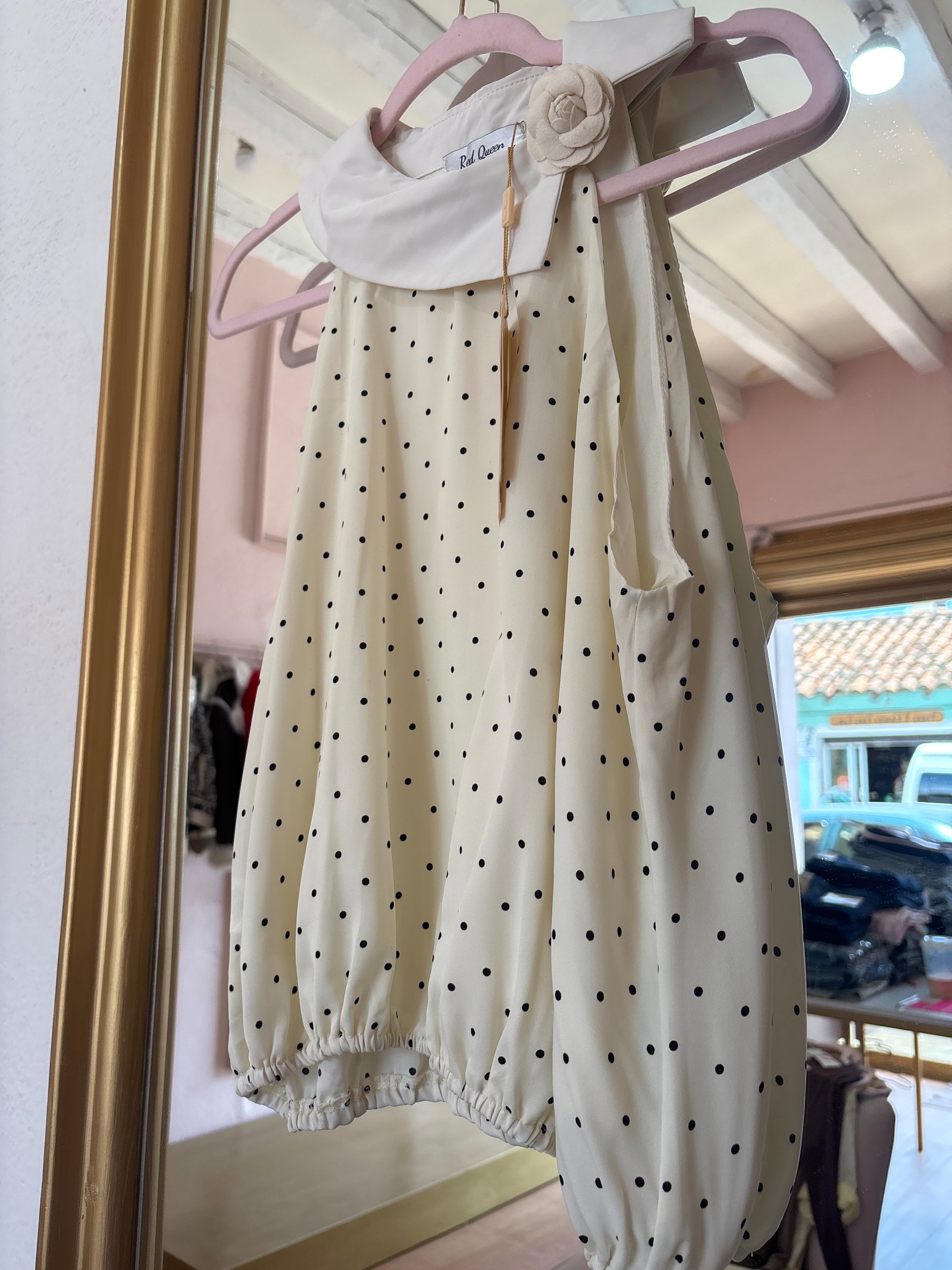 Blusa puntos cuello