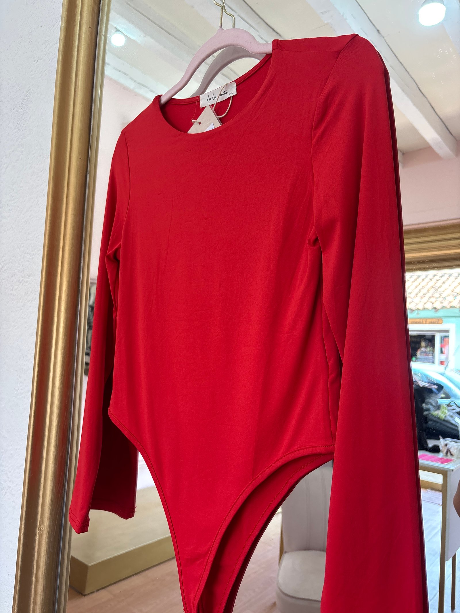 Body rojo manga larga
