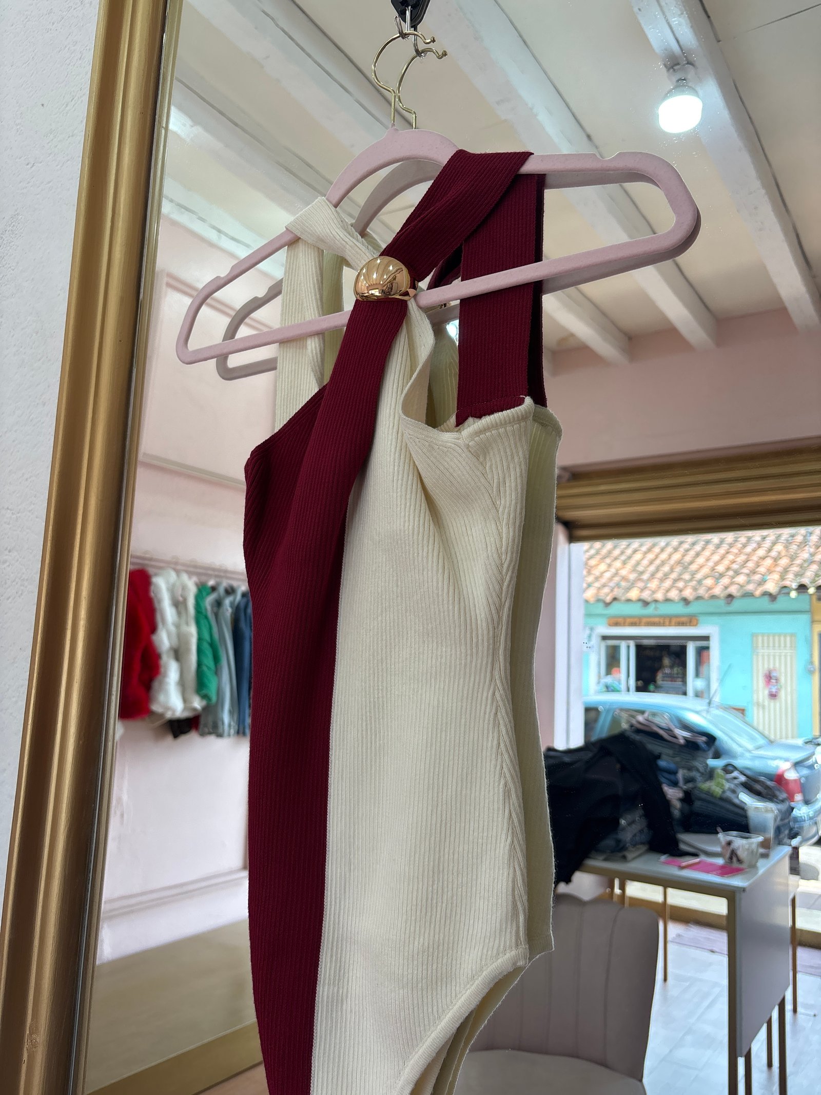 Body estambre vino beige