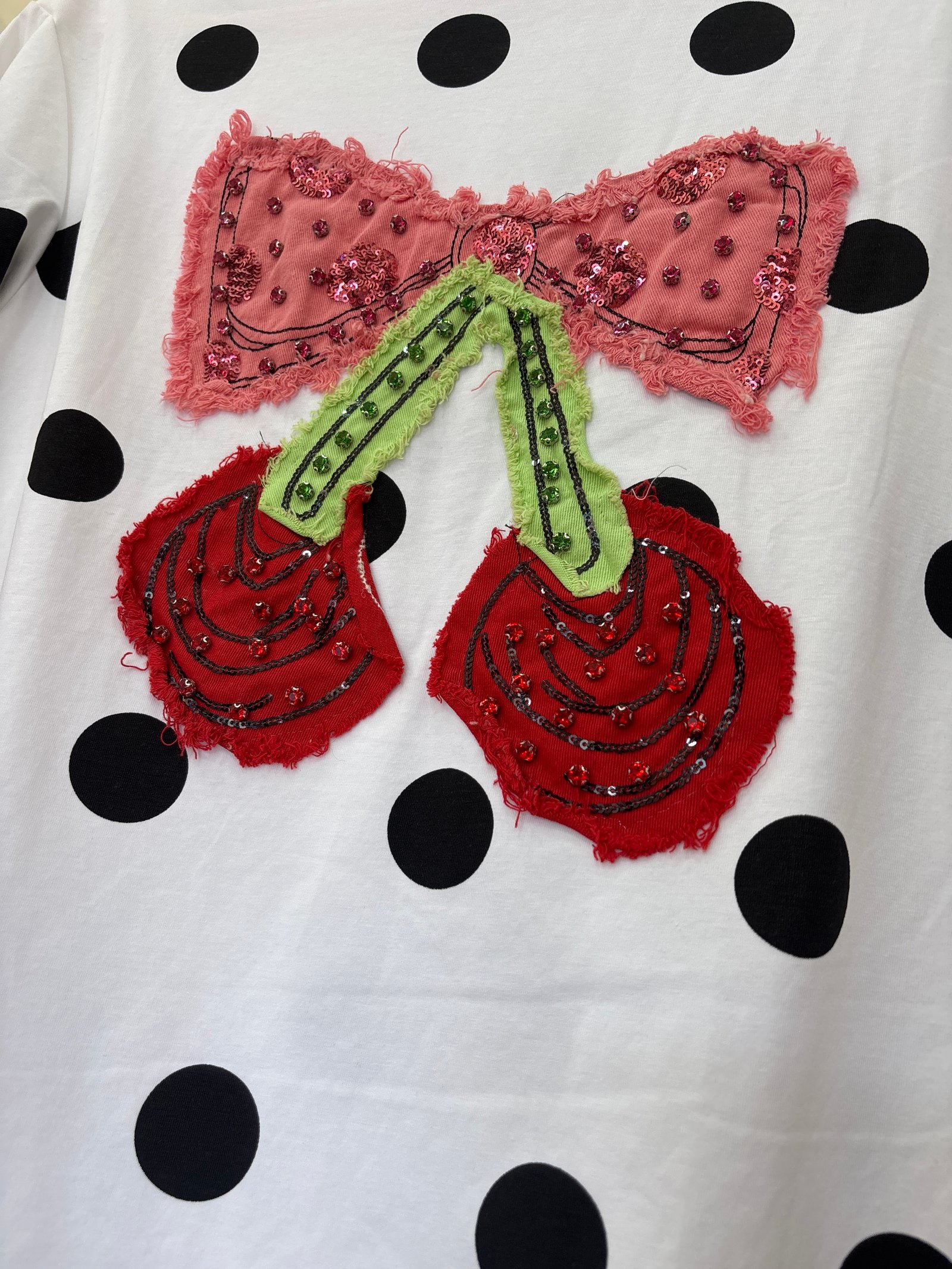 Blusa cereza puntos