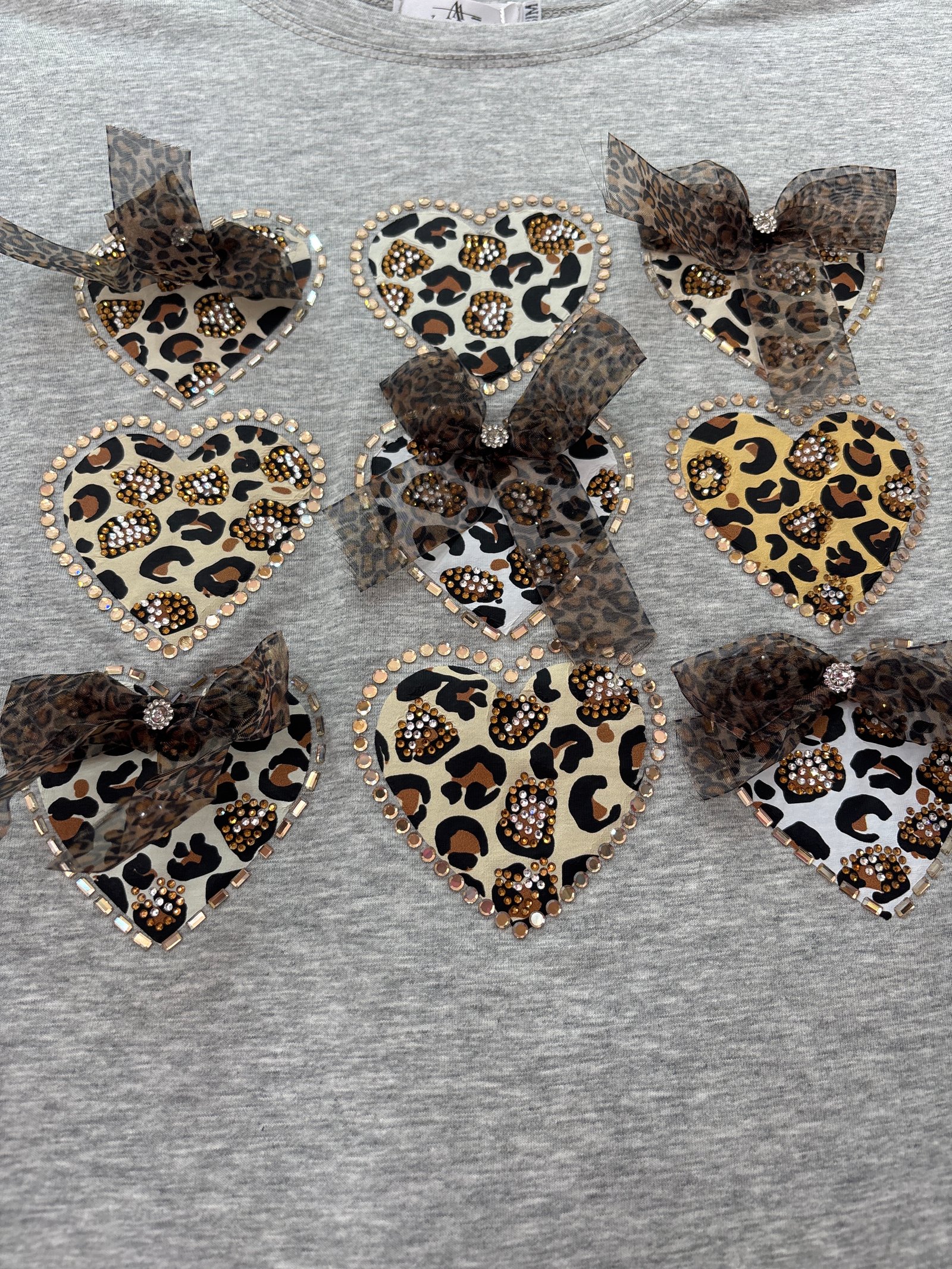 Blusa de corazón animal print