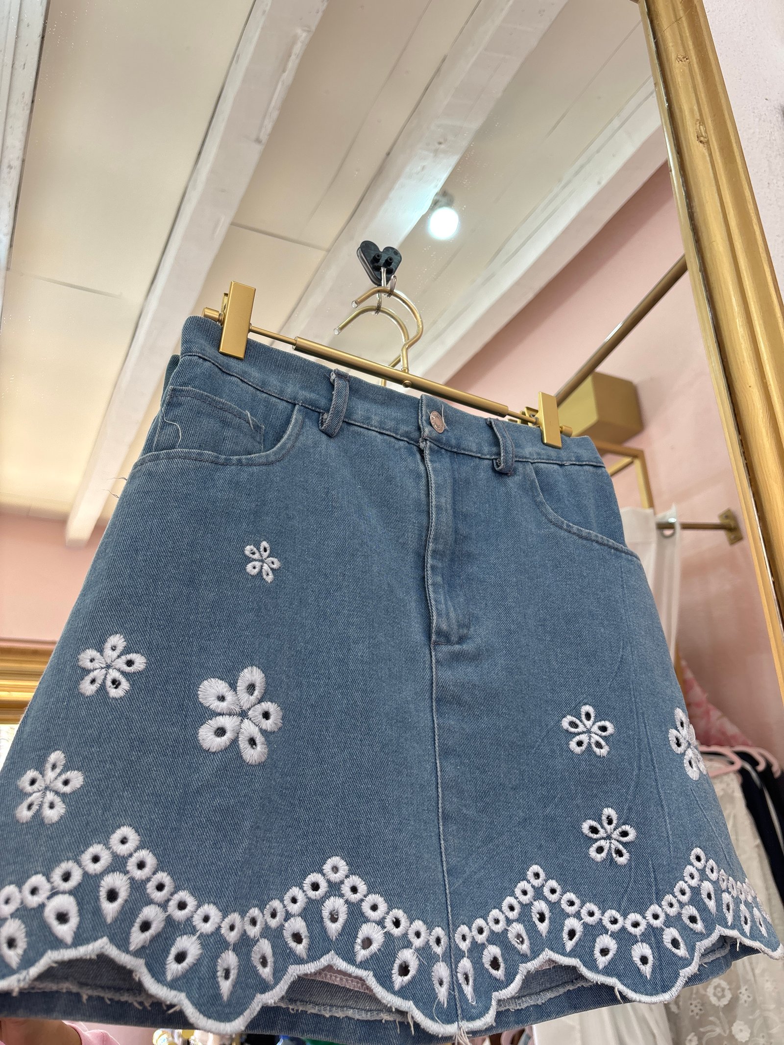 Falda de mezclilla tipo short