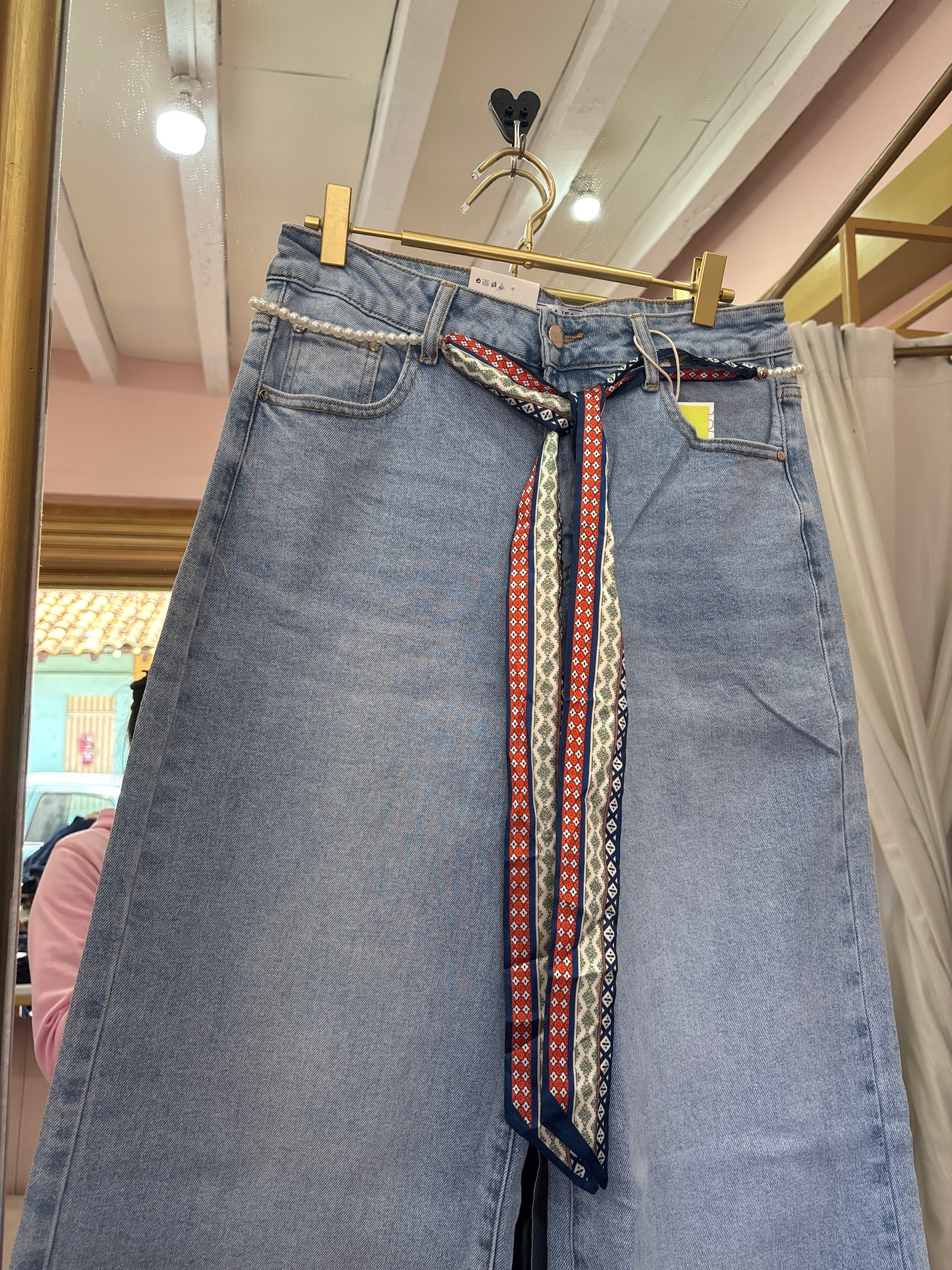 Pantalón cinturón perlas