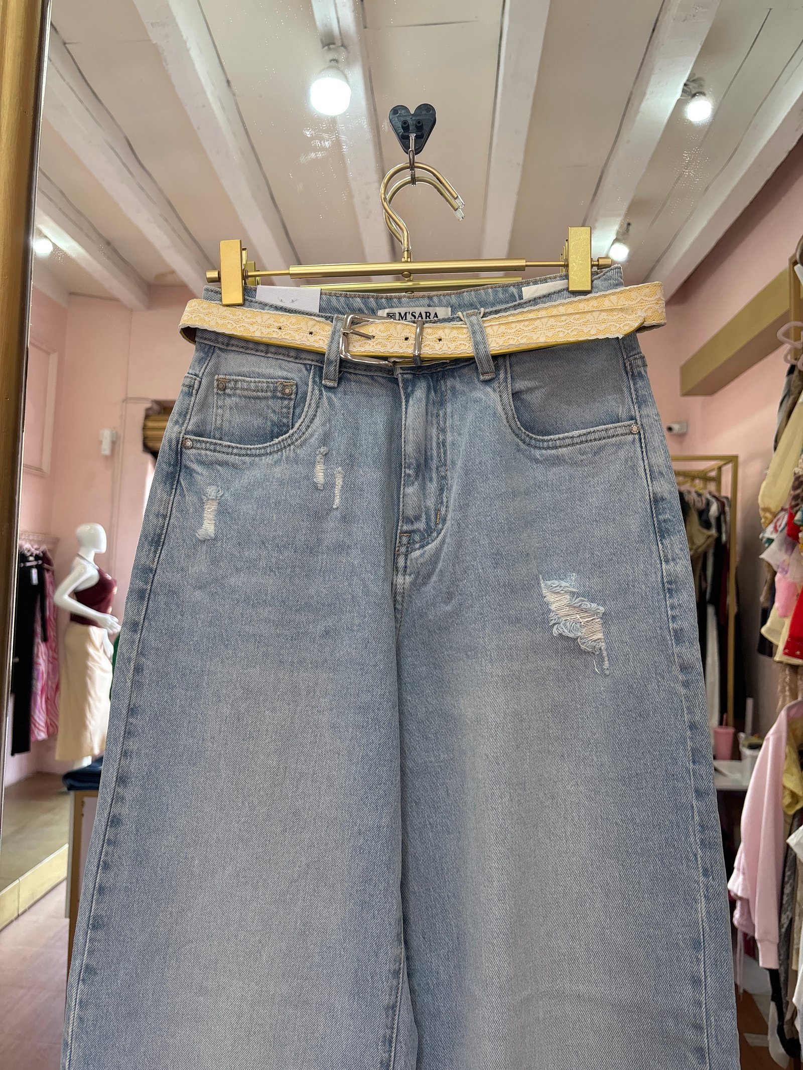 Pantalón cinturones amarillo encaje