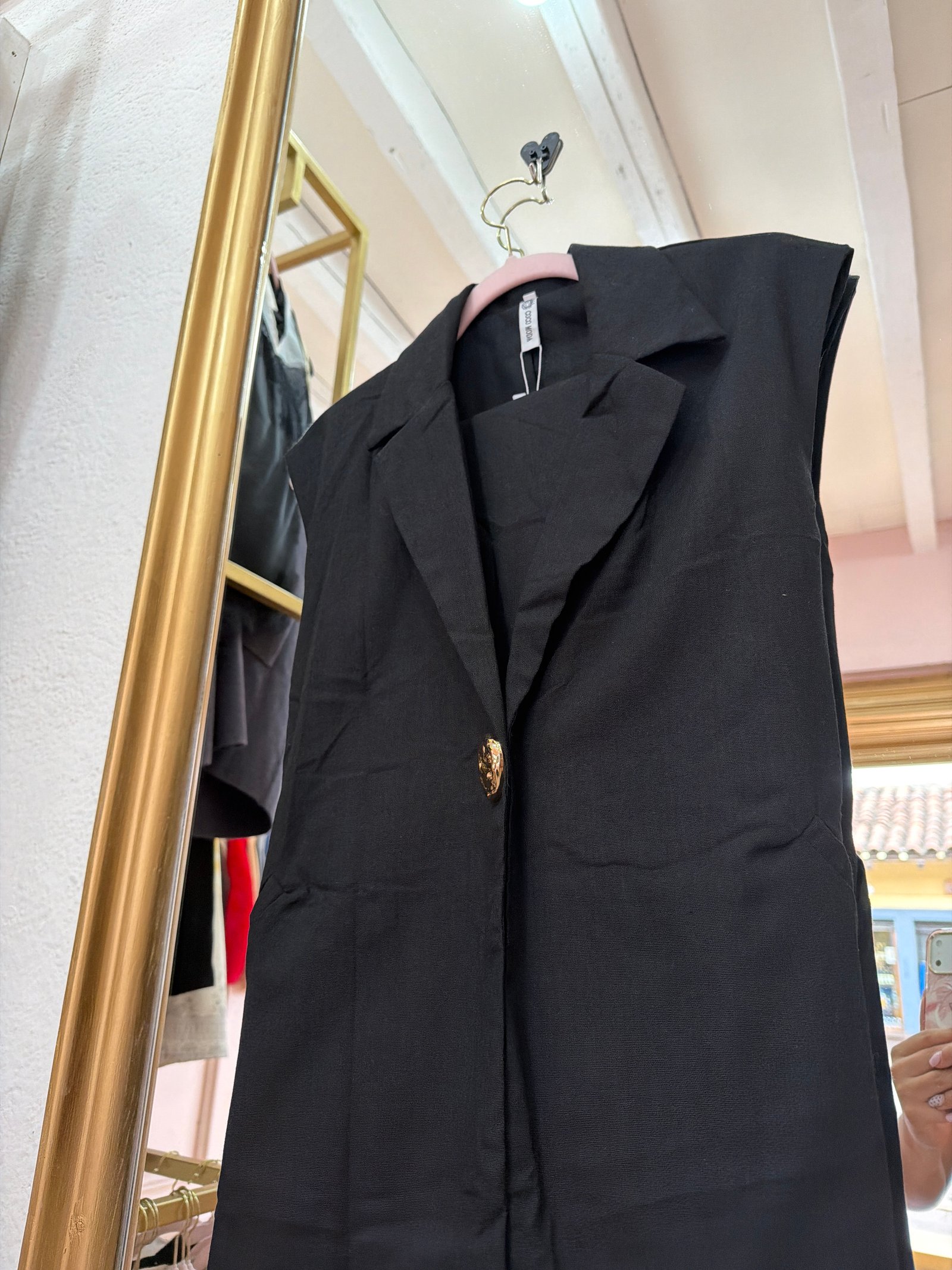 Conjunto negro escote
