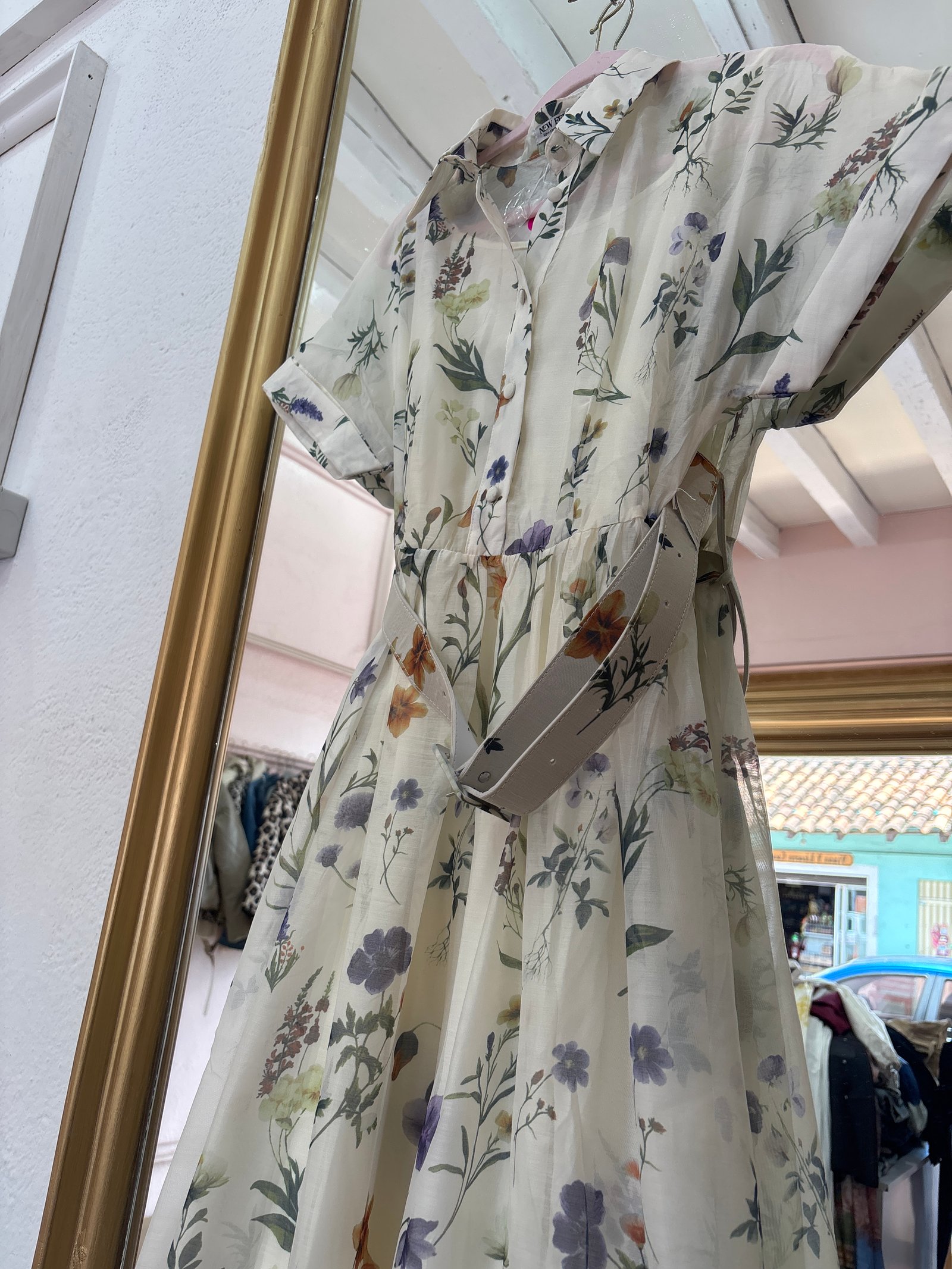 Vestido flores corte A