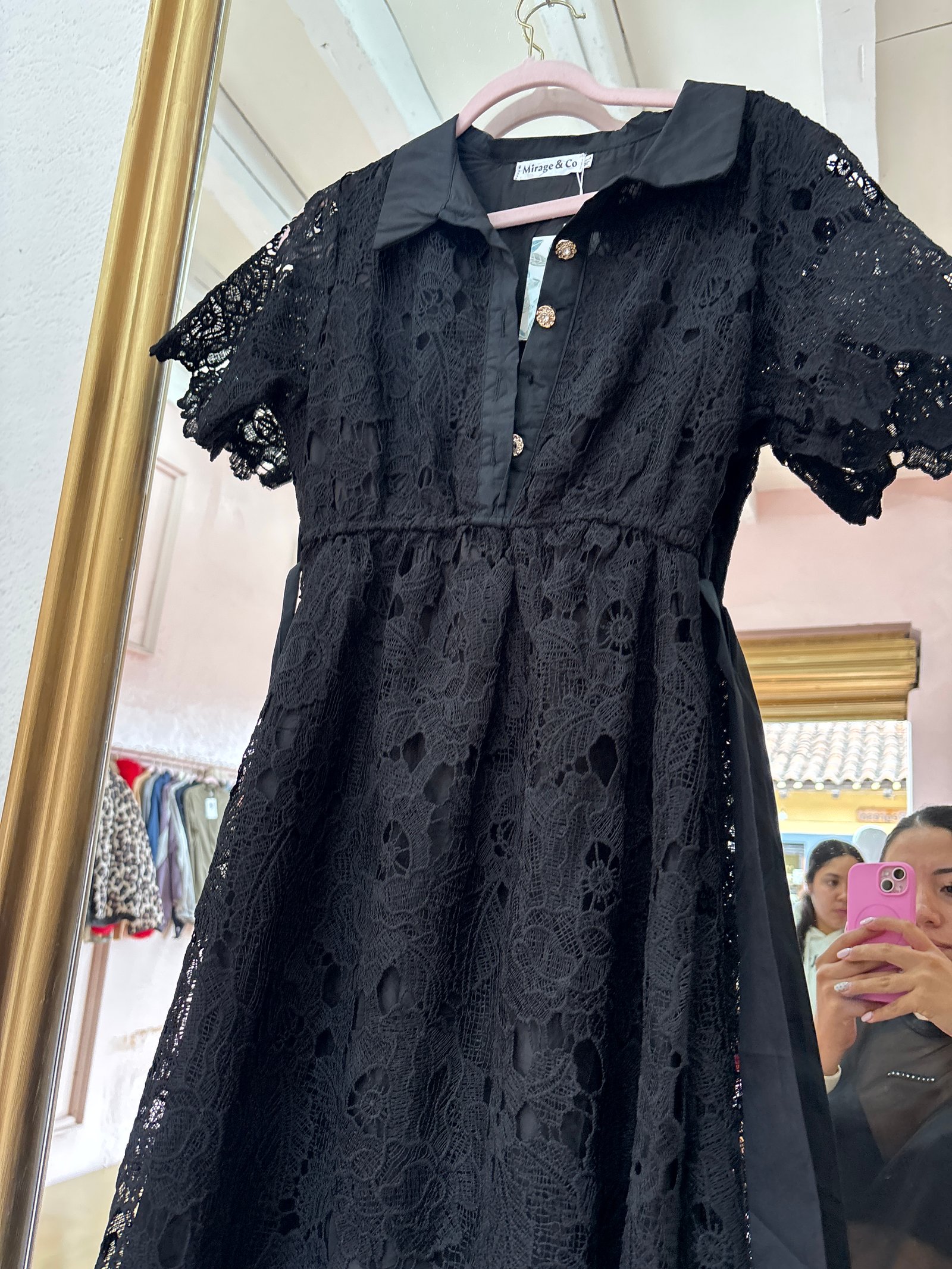 Vestido negro de encaje