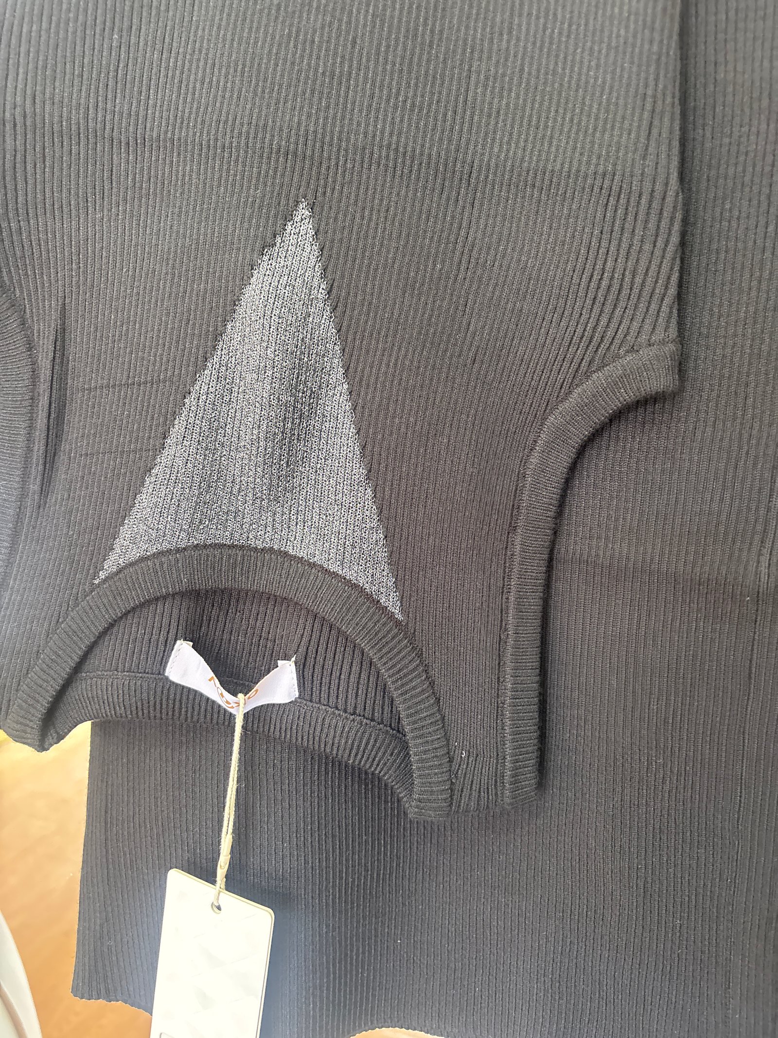 Vestido negro pegado