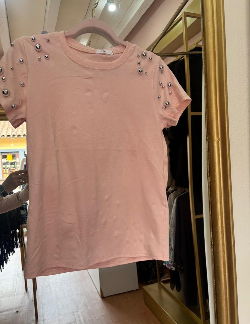 Blusa rosa de perlas plata
