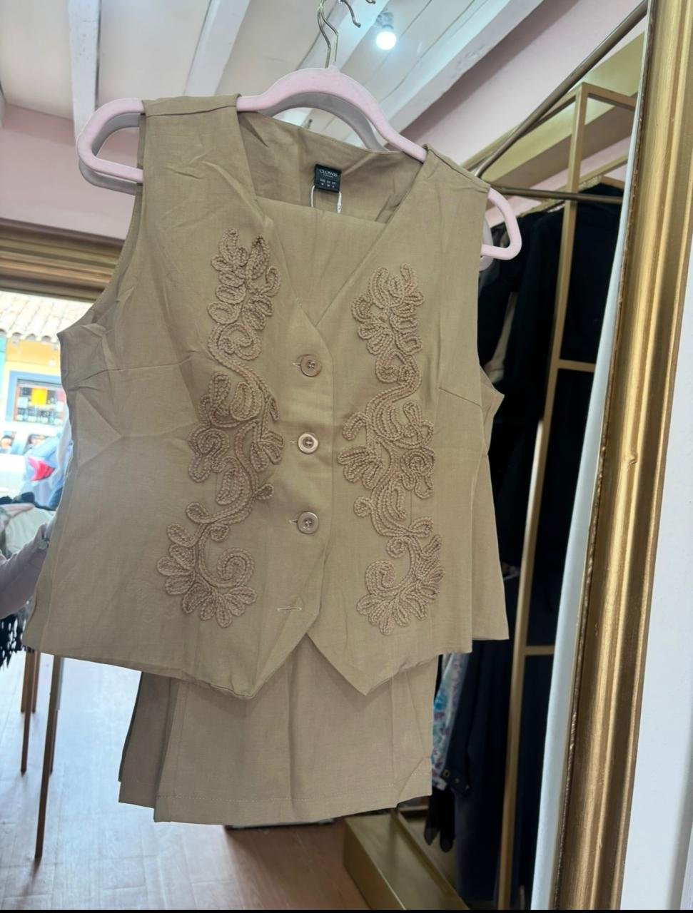 Conjunto  beige