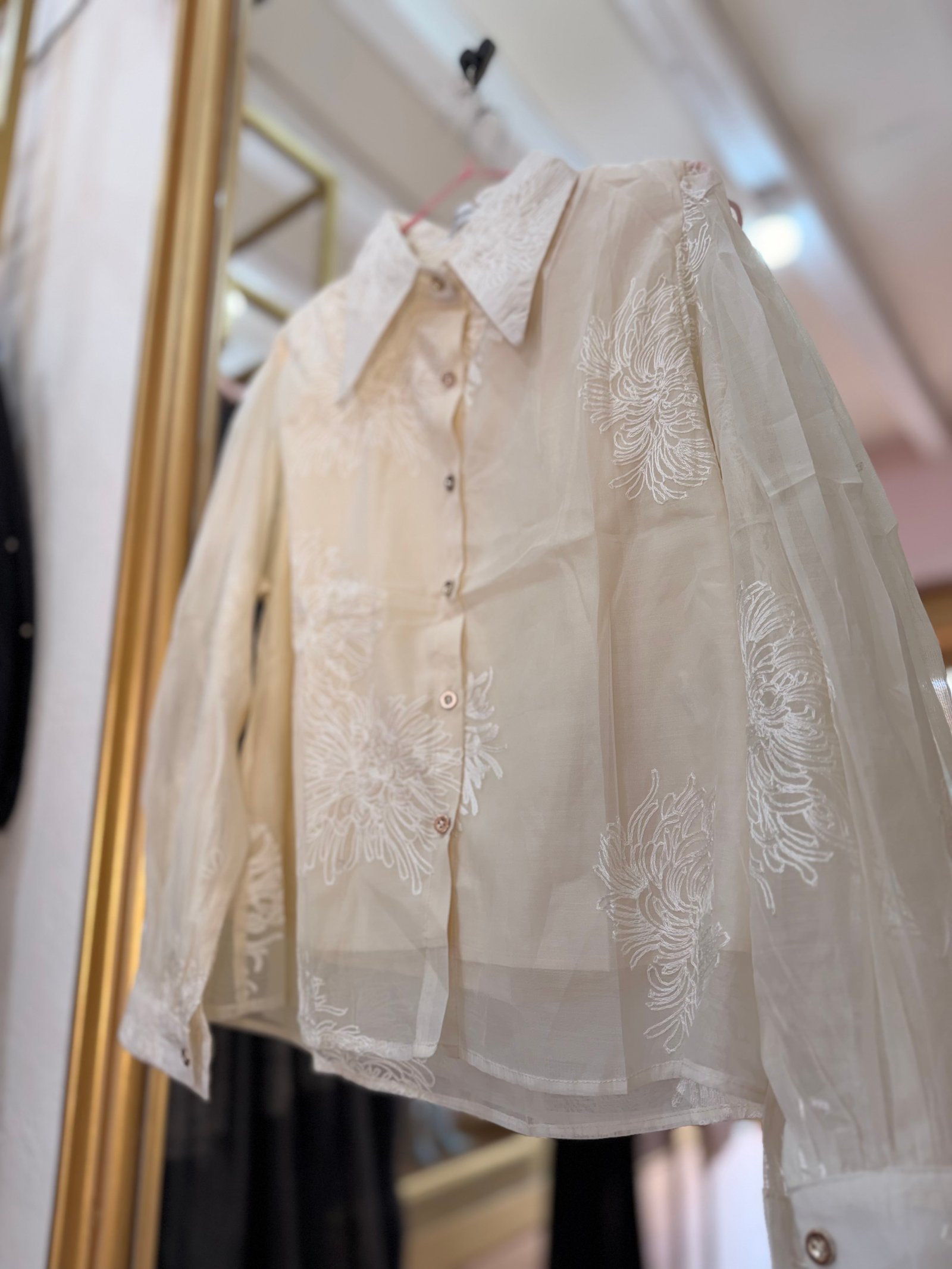 Camisa  beige ligera