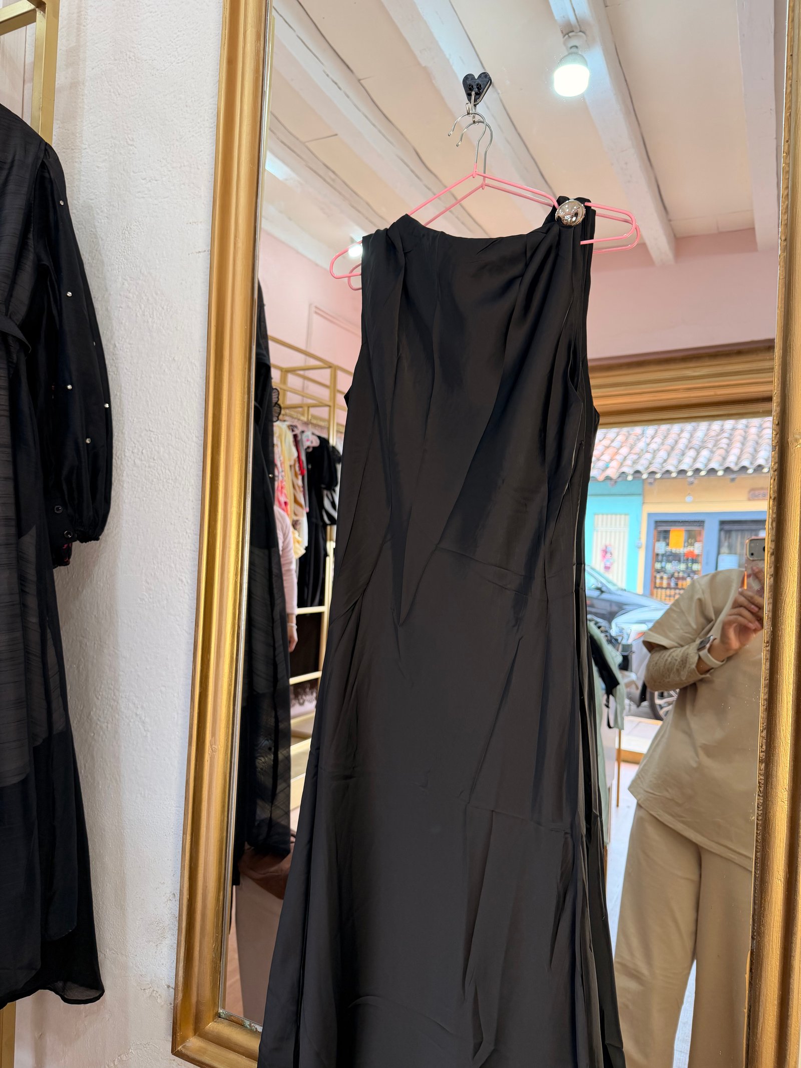 vestido de satin negro largo