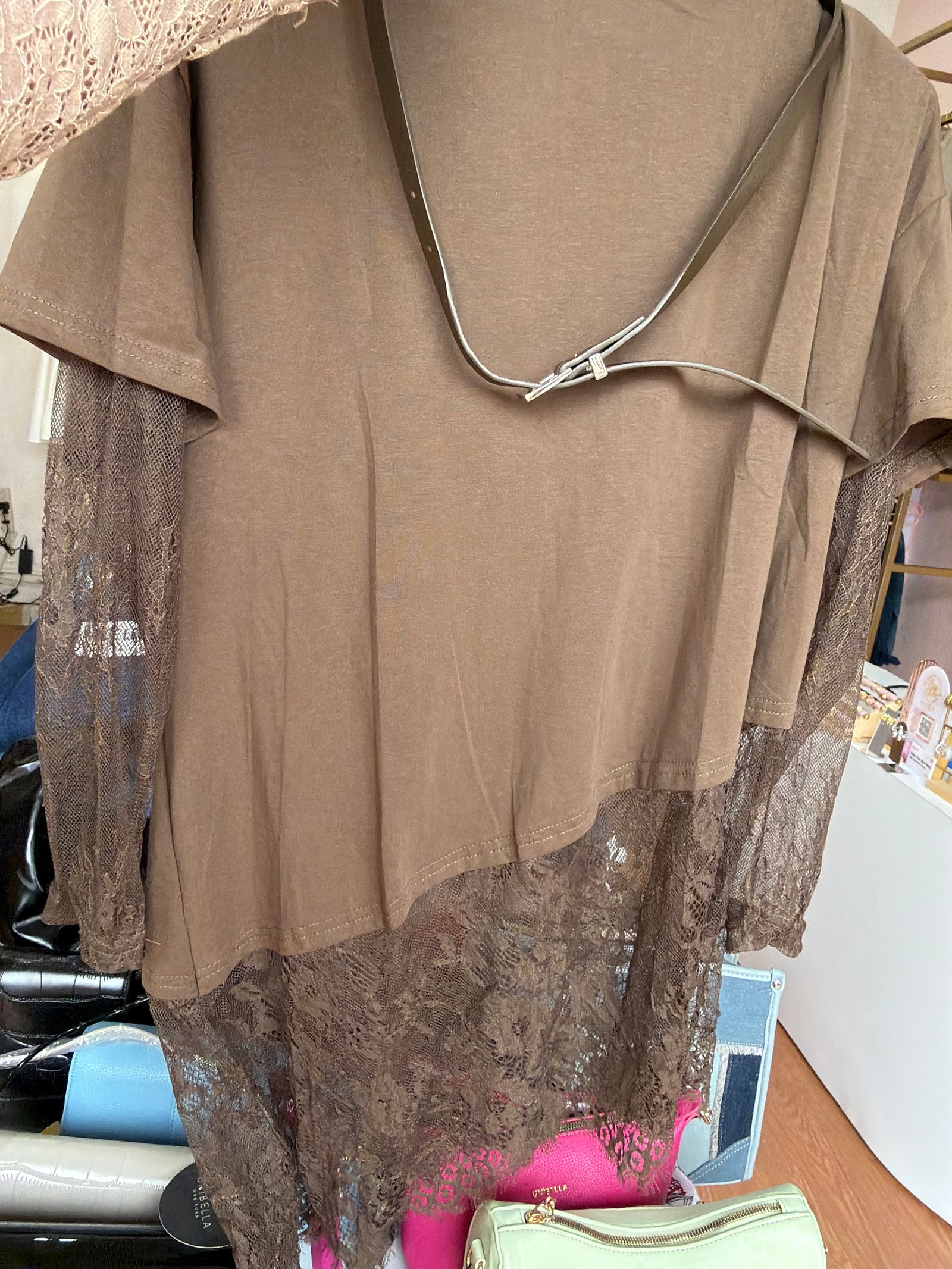 blusa encaje verde asimetrica